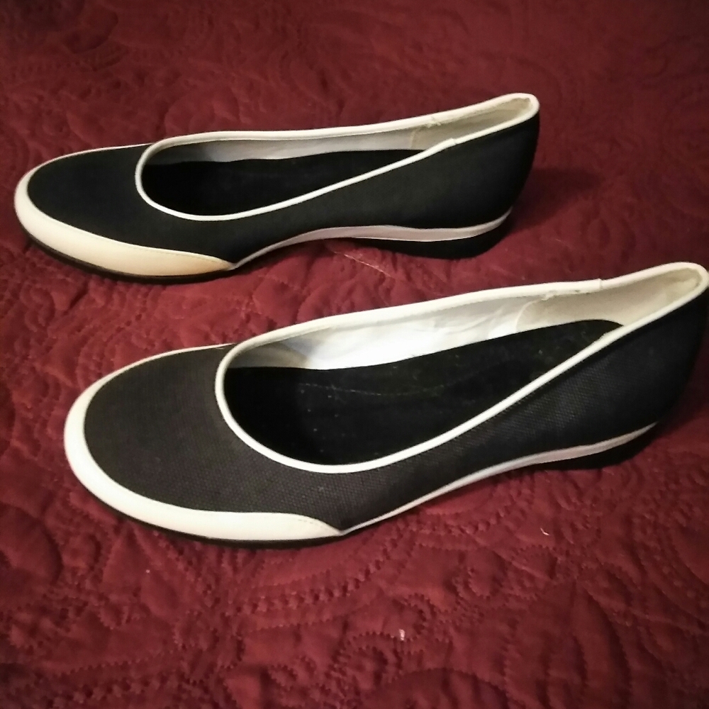 Chaps by Ralph Lauren sporty flat